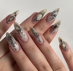 Idol Nails, Black Ombre Nails, Gothic Nails, Claw Nails, Grunge Nails, Pretty Gel Nails, Really Cute Nails, Nails Only, Gem Nails