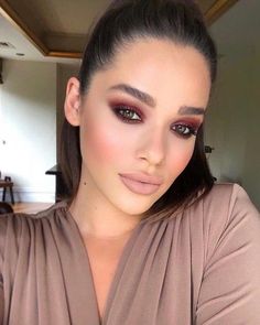 Los usuarios de Pinterest han hablado: este es el maquillaje de ojos más buscado del otoño Trucco Smokey Eye, Burgundy Makeup Look, Burgundy Eye Makeup, Burgundy Makeup, Makeup Sephora, Makijaż Smokey Eye, Make Up Looks