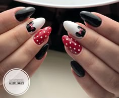 Disney Nails Oval Shape, Disney Nails Almond Shape Short, Minnie Mouse Almond Nails, January Disney Nails, Almond Shape Disney Nails, Almond Disney Nails, Disney Nails Almond Shape, Simple Mickey Mouse Nails, Disney Almond Nails