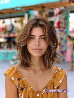 24 Stylish Shoulder-Length Haircuts to Refresh Your Look This Summer Shoulder Layered Haircuts, Haircut Ideas Trendy, Heart Shaped Faces, Shoulder Haircut, Growing Out Hair, Hairstyle Ideas Easy