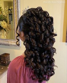 Quince Ponytail Hairstyles, Wedding Hairstyles Half Up Half Down Black Hair, Quince Hairstyles Curls, Half Up Half Down Quinceanera Hairstyles Short Hair, Hair Ideas For Sweet 16, Quinceanera Hairstyles Side Part, Quinceanera Hairstyles Curly, Quinceanera Hairstyles Curly Hair, Quinseñeras Hair Styles