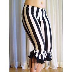 Medevil Dresses, Stripe Tights, Moda Steampunk, Aerial Costume, Mode Steampunk, Mode Hippie, Ruffle Pants, Steampunk Costume, Black And White Stripes