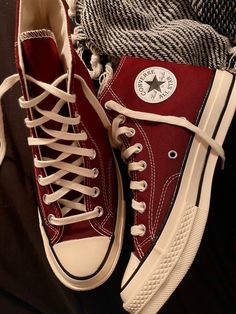 Red Converse, Shoe Inspo, Mode Inspo, Dream Shoes, Pretty Shoes