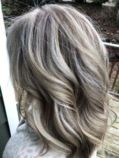 Highlight tones with SILVER💎 Greying Hair Highlights Blending, Mousy Blonde, Gray Blonde Hair, Grey Hair With Highlights, Blonde Hair With Grey Highlights, Gray Blending, Platinum Hair Color, Grey Blonde Hair