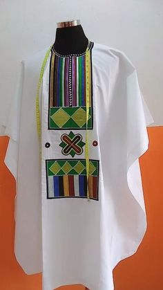 Agbada Outfit, Agbada Design, African Kaftan, Dashiki For Men, White Range, African Tops, African Wear Styles For Men, Latest African Men Fashion