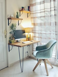 How to Setup a Productive and Relaxing Home Office Modern Home Office For Women, Small Apartment Desk, Study Table Designs, Cozy Home Office, Small Modern Home, Office Room Decor