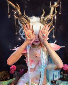 Monster Outfit Ideas, Ethereal Costume Halloween, Creepy Tooth Fairy, Creature Costume, Creepy Halloween Makeup, Neil Patrick, 31 Days Of Halloween, Halloween Inspo, Halloween Make Up