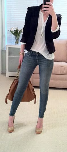 Aiiiiiiiiiiiiiiiiiiiiiiiiiiiii tá muito linda! Winter Office Outfits, How To Wear Blazers, Eaton Centre, Jeans Blazer, Mode Casual