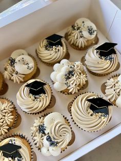 Graduation Topper Over The Top Graduation Party, Cupcakes Decoration For Graduation, Cupcakes Decoration Graduation, Graduation Themed Cupcakes, Graduation And Birthday Party Ideas, Number Graduation Cake, Simple Graduation Cupcakes, Girly Graduation Cakes, Dessert Table Ideas Graduation Party