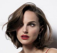 Natalie Portman Hairstyles, Natalie Portman 2023, Sofia Coppola Hair, Very Short Straight Hair, Gal Gadot Bob Haircut, Romantic Bob Hairstyles, Natalie Portman Bob, Natalie Portman Hair, Short Hair Natalie Portman