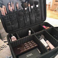 Feature:【Large capacity】Separate and organize your brushes, bottles, cosmetics, and more�【Multi-Purpose Use】 Also makes a great organizer for office supplies, art Professional Makeup Bag, Brush Organizer, Makeup Storage Organization, Organizer Makeup, Beauty Brushes, Makeup Bag Organization, Bag Suitcase, Cosmetic Items, Travel Storage Bag