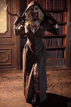 ArtStation - Bela Dimitrescu (Resident Evil Village) Bella Dimitrescu, Elisabeth Swan, Dimitrescu Daughters, Dimitrescu Sisters, Dimitrescu Family, Comic Christmas, Resident Evil Cosplay, Bela Dimitrescu, Cosplay Ideas Women