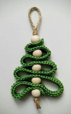 Crochet Christmas Ornaments Free, Penanda Buku, Crochet Ornament Patterns, Crochet Tree, Crochet Christmas Gifts, Crochet Xmas, Crochet Christmas Decorations, Crochet Christmas Trees, Crochet Ornaments