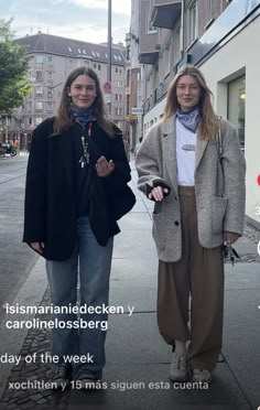 Scandinavian Cold Weather Outfits, Danish Women Style, Danish Style Fashion, Sweden Street Style, Danish Street Style, Danish Fashion, Fall Layering, Danish Style, Casual Outfit Inspiration