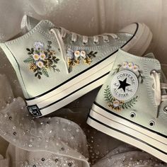 Bridal Converse/Embroidered converse/Custom Converse Chuck Taylor 1970s Floral Converse/Embroidery Logo/Wedding Converse/Converse White Rose Converse Floral, Floral Converse, Bridal Converse, Converse Custom