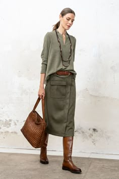 Lookbook OI24 'Classy' – Rivera Long Green Skirt, Skirt Outfits Fall, Looks Street Style, Green Skirt, Winter 2024, Fall Winter Outfits