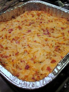 "Crack Potatoes" - sour cream, cheddar cheese, real bacon bits, ranch dip mix, frozen shredded hash brown potatoes. #recipes YUM! Ranch Dip Mix, Hamburger Meals, Bunny Brunch, Cheesy Hashbrown, Hashbrown Casserole, Ranch Dip, Potluck Dishes, Hash Brown, Thanksgiving Food