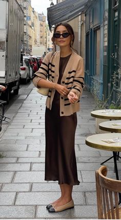 August 2024 Outfit Ideas, Classic Work Outfits Women Fall, Skirts With Flats For Work, August Outfits Women Casual, Dress With Flats Outfit Classy, Summer Office Outfits Skirt, Black Cotton Skirt Outfit, Modest Work Outfits Women, Long Skirt Classy