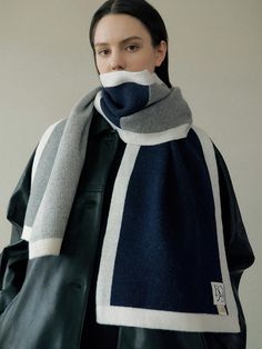 Composition : cashmere 10% wool 70% nylon 20%Color : navy,blackCountry of Origin : Republic of Korea W Concept, Cashmere Scarf, 2 Colours, Designer Fashion, Scarf Accessory, Cashmere, Women Accessories, Wool, Navy