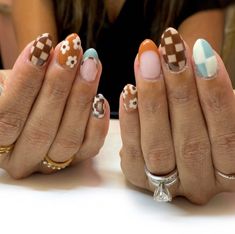 Boho Pedicure Designs, Beginning Fall Nails, Fun Fall Nail Designs Autumn, Nail Inspo Thanksgiving, Fun Fall Nails Acrylic, Fun Crazy Nails, Cute Beginner Nail Ideas, Retro Fall Nails, Summer To Fall Nail Designs