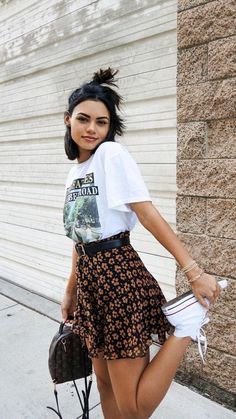 Michelle Infusino, Looks Com All Star, Graphic Tee Outfits, Fashion Family, Tee Outfit, Cute Summer Outfits, Mode Inspiration, Looks Vintage