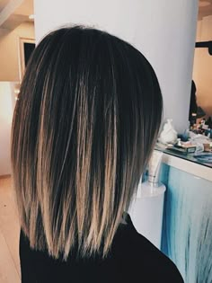 Dark Highlights, Base Dark, Short Dark Hair, Ombré Hair, Short Hair Balayage, Balayage Brunette, Hair Color And Cut, Brunette Hair, Blonde Highlights