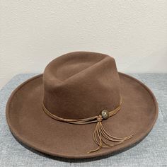 One Size Brown In Color Euc - Like Brand New Vintage Absolutely Beautiful Hat Bands, Fedora Hat Women, Women's Hats, Hat Band, Fedora Hat, Palermo, New Vintage, Real Leather, Fedora