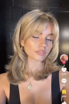 Haircuts 2023 Women Medium, Trendy Haircuts For Medium Hair Layers, Sharp Layers Long Hair, Collarbone Length Hair With Money Piece, Pined Back Hair Hairstyles, 90s Lob Wavy, Change Up Blonde Hair, Effortless Mid Length Hair, Short Hairstyle Wispy Bangs