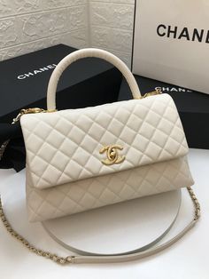 Charm - CHL Bags - 514 White Chanel Bag, Tas Bahu, Chanel Cruise, Beg Tangan, Dream Bags, Diane Kruger, Lv Bags, Luxury Purses, Cute Bags