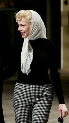 Jill Taylor, My Week With Marilyn, No Slip Headbands, Fashion Highlights, Head Scarf Tying, Scarf Trends, Bandana Styles, Scarf Fashion