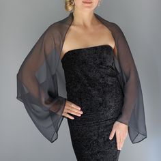 A very elegant and classical capelet for your wedding dress, evening dress or party outfit made of the finest chiffon Color : anthracite grey Size : unique ( fits all ) , but if you have any doubts, please contact me We accept credit cards! Evening Dress Jacket, Wedding Dress Bolero, Wedding Dress Evening, Chiffon Jacket, Shoulder Cape, Chiffon Sleeves, Bolero Wedding, Chiffon Shawl, Shrugs And Boleros