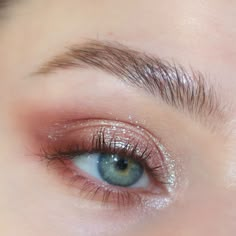 whomst else was introduced to indie eyeshadows via @looxi_beauty angel wings 🙋🏻‍♀️ @colourpopcosmetics jingle on PR @flowerknows_global… | Instagram Ball Makeup, Eye Makeup Images, Cute Eye Makeup, Brown Mascara, Face Art Makeup, Indie Makeup, Simple Eye, Makeup Simple