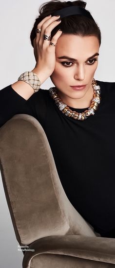 Chanel Fine Jewelry Jewelry Editorial, Earrings Ideas, Keira Knightley, Jewelry Model, Jewelry Armoire, Chanel Fashion, Jewelry Display, Online Jewelry Store