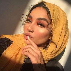 Headscarf Styles, Festival Makeup, Makeup Goals, Makati, Makeup Tutorials, Glam Makeup, Pretty Makeup, Contact Lenses, Beautiful Makeup