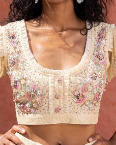 Lover Crop Top Vacation Swimwear, Look Rose, Beaded Top, Rilakkuma, Elegant Necklaces, Peek A Boo, Luxury Vacation, Fashion Luxury, Upcycle Clothes