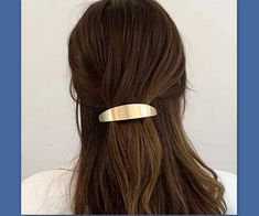 Minimalist Daily Hair Clip: Simple and Stylish A perfect gift for birthday, anniversary, bridesmaids, graduation, friendship, and sisters. Minimalist and chic that's perfect for everyday wear. Mint Hair, Bun Updo, Anthropologie Style, French Clip, Hair Accessories Clips, French Hair, Hair Accessories Gift, Metallic Hair, Gold Hair