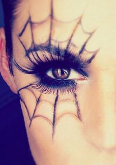 Pin for Later: 25 Spiderweb-Themed Makeup Ideas That Will Turn Heads on Halloween Nem Halloween Makeup, Extreme Make-up, Maquillage Halloween Simple, Themed Makeup, Makeup Lipgloss, Halloween Make-up Looks, Halloweenský Makeup, Halloween Nails Diy, Bff Halloween Costumes