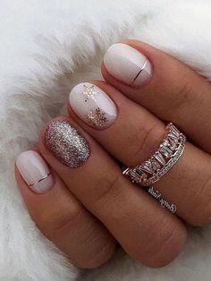 New Year Nails For Short Nails, Cute Nail Ideas Winter, Winter Nails 2024 Short, Short Nail Ideas Winter, Light Winter Nails, Neutral Winter Nails Gel, Winter Manicure Ideas For Short Nails, Short January Nails, Winter Nude Nails