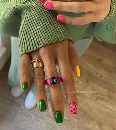 Short Nails Bright Colors, Funky Nail Art For Short Nails, Colorful Short Nails, Hippie Nails, Sassy Nails, Minimal Nails, Cute Gel Nails, Fire Nails, Funky Nails