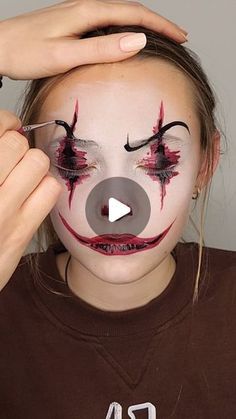 Halloween Face Makeup For Boys, Creepy Face Paint Easy, Kids Ghost Face Paint, Simple Kids Halloween Makeup, Evil Clown Makeup Easy, Halloween Scary Face Paint, Creepy Mime Makeup, Scream Face Painting, Halloween Clown Face Paint