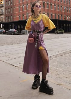 Layer Outfits Fall, Eclectic Punk Fashion, London Pride Outfit, Quirky Layered Outfits, Quirky Cool Outfits, Punk Outfits Colorful, Casual Outfits Nonbinary, Brunch Outfit Alternative, Fun Edgy Outfits