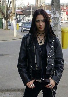 Hippie Rock, Metal Chicks, Heavy Metal Girl, Heavy Metal Fashion, Goth Women, Rock Outfits