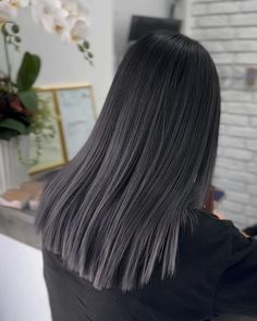 Glen Hew on Instagram: "Gunmetal Grey Balayage ⚙️ 50/50 Bleach + Shadow Roots & Base   Prelightening with @milbon.japan high bleach + 3%   Color with @addicthy_color Pale Silver + Pale Khaki   Assist @jun__kami @ahtong_kami @rien_kami @flo_kamisalon @winnie.cmarkito @kamisalonsandakan @kamihairgroup" Dark Grey Hair Balayage, Ash Grey Hair Balayage, Gunmetal Grey Hair, Gray Balayage On Dark Hair, Gunmetal Hair, Dark Ash Hair Color, Dark Grey Hair Color, Grey Balayage, Ash Grey Hair