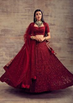 Red Color Lehenga, Maroon Lehenga, Latest Bridal Lehenga Designs, Red Bridal Dress, Bridal Lehenga Designs, Latest Bridal Lehenga, Wedding Lehenga Designs, Lehenga Designs Simple, Indian Bridal Lehenga