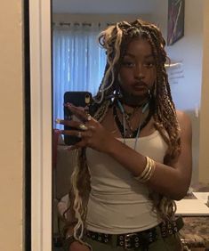 Black Anime Pfps For Discord, Braids With Blonde Highlights, Brown And Blonde Braids, Y2k Hairstyles Black Women, Braids Y2k, Pic Inspiration, Y2k Hairstyles