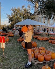 Pumpkin Patch Photoshoot, Pumpkin Patch Pictures, Fall Mood Board, Fall Bucket List, Pumpkin Picking, Autumn Night, Fall Photoshoot