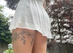 Back Of Leg Flower Tattoo, Lower Chest Tattoos For Women, Pretty Tattoo Placement, Around Thigh Tattoos Women, Under Thigh Tattoo, Behind Leg Tattoo Thighs, Thigh Wrap Around Tattoo, Tattoos Between Breast, Thigh Piece Tattoos