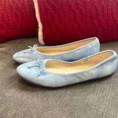 Nwot Beautiful Size 5 Light Blue Flats. So Pretty Light Blue Flats, Gap Shoes, Blue Flats, Pretty Colours, So Pretty, Kids Shoes, Gap, Dress Shoes, Color Blue