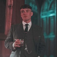 Capricorn And Taurus, Tommy Shelby, Aesthetic Eyes, Cillian Murphy, Peaky Blinders, Cool Photos, Suit Jacket, Vintage Fashion, On Instagram