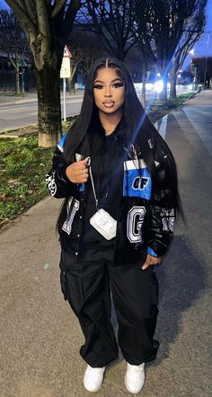 Oversized Varsity Jacket, Street Style Outfits Casual, Aelfric Eden, Mode Zara, Fasion Outfits, Varsity Jackets, Tomboy Outfits, Racing Jacket